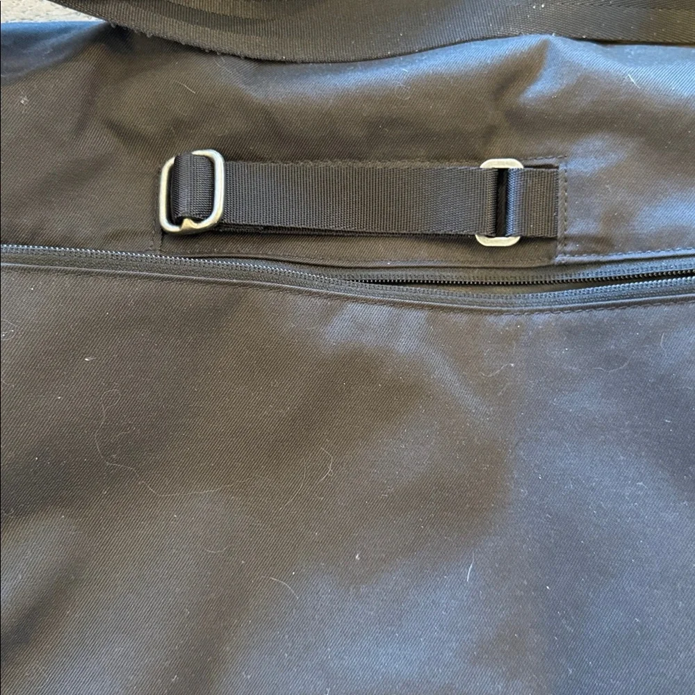 Tumi T-Tech Essentials Messenger Bag